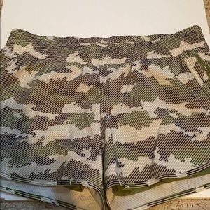 🌞Camo Avia workout shorts🌞